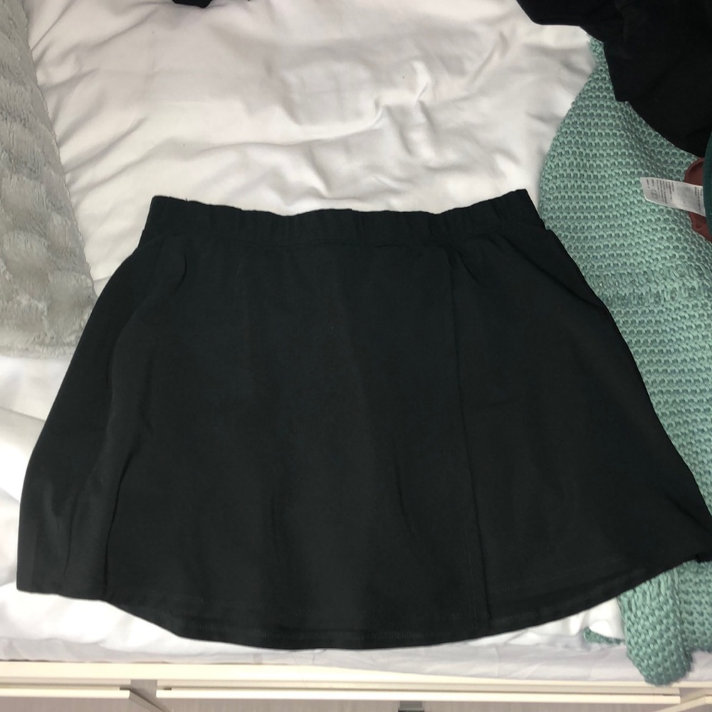 A&F black traveler skort